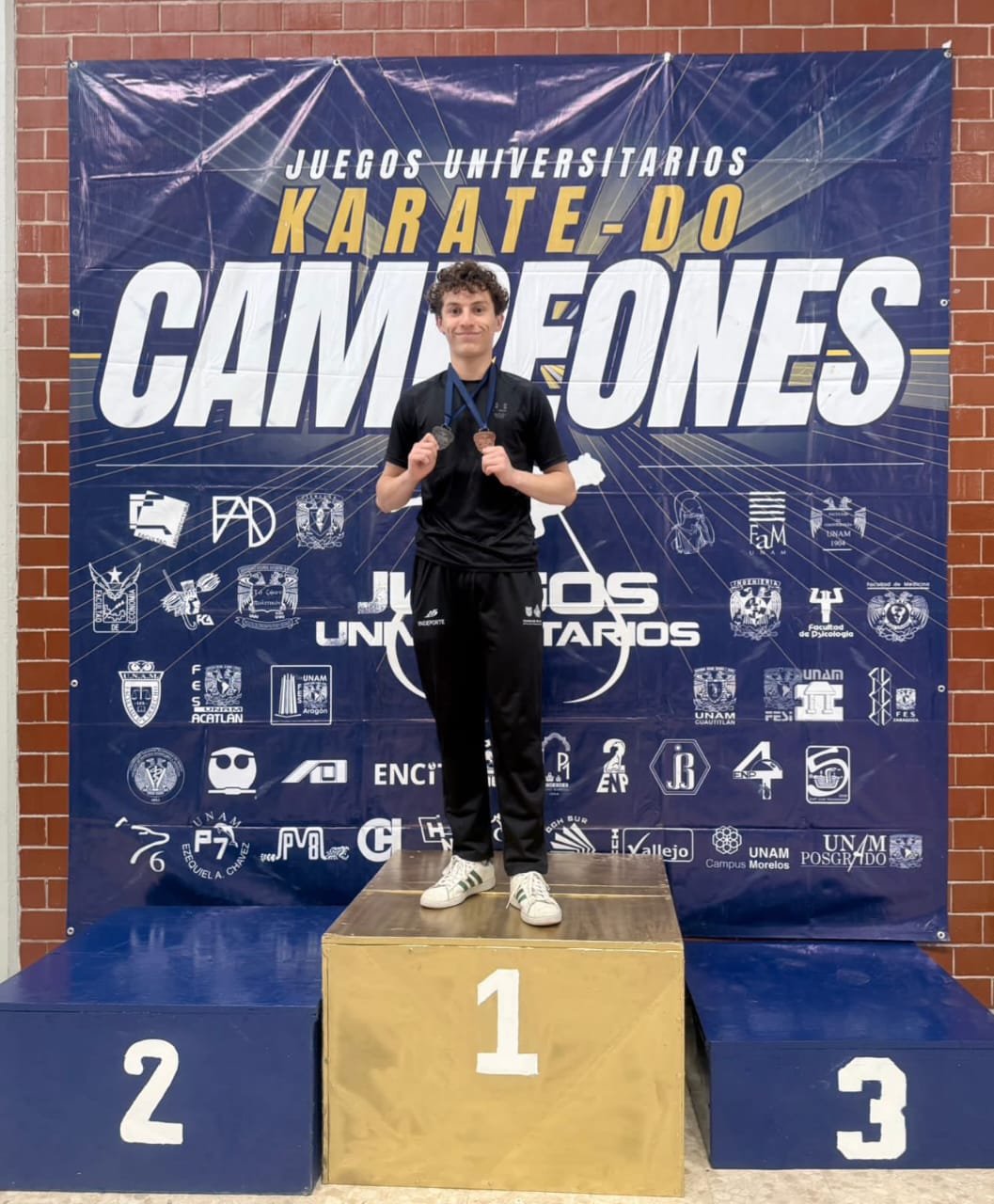 Ricardo Velázquez destaca en los Juegos Universitarios de Karate-Do representando a IBIME