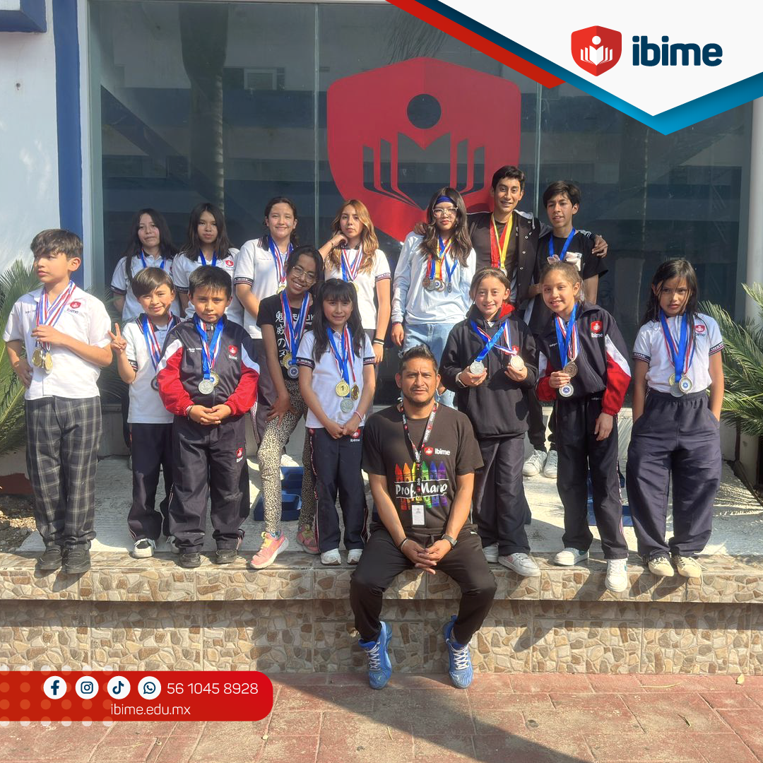 Alumnos del Taller de Natación Montes fortalecen su talento en competencia deportiva.